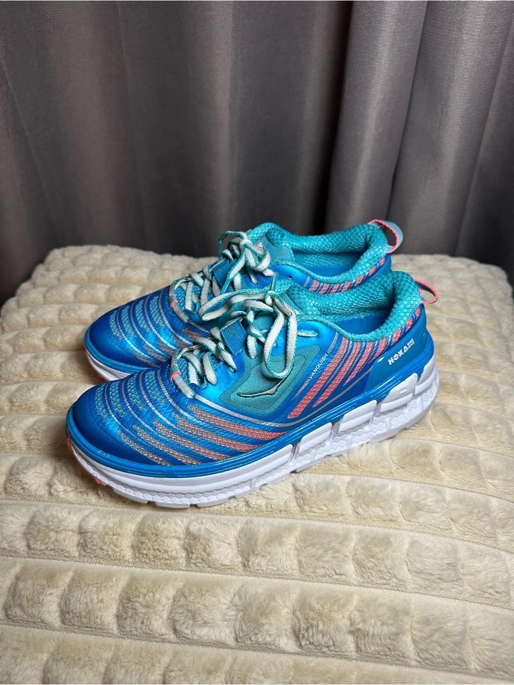 Hoka Vanquish-women’s size 8.